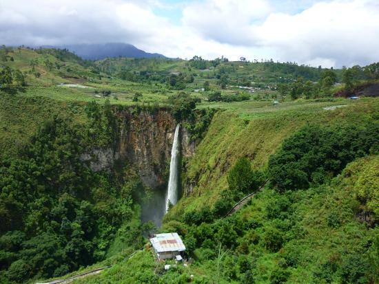 Sipiso Piso Waterfall